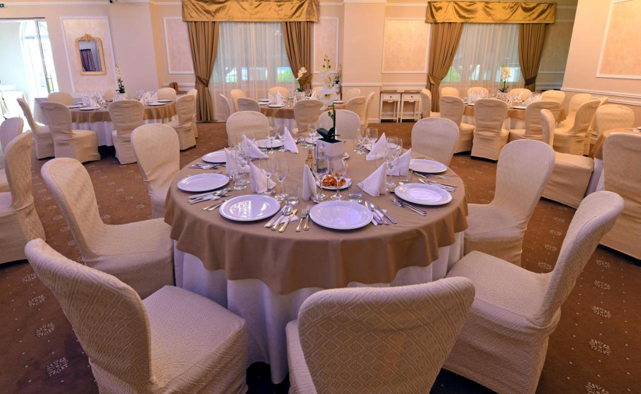 Vip Motel Restaurant Haţeg Exterior foto